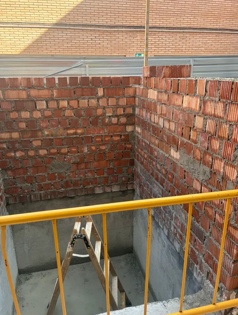 Muros de ladrillo en ejecución
